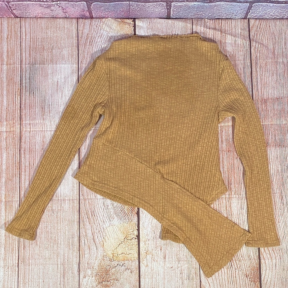 as Ribbed Knit Long Sleeve Top Women’s S Tan Cozy Great Condition - Picture 4 of 10